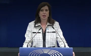 Поранешна европратеничка на Нова демократија и уште три лица осудени за неовластено користење мејлови на Грци кои живеат во странство