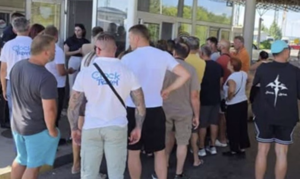 Странски возачи чекаат во ред на Табановце за да ги платат казните од „Сејф сити“