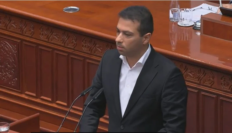 (Видео) Бочварски до Јаневска: Затворањето училишта ќе остави наставници без работа – кај тера оваа власт?