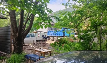 Тројца затрупани работници на градилиште во Кисела Вода, двајца се извлечени, се бара третиот