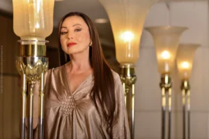 Грчката актерка и пејачка Георгија Зои: Историјата честопати ги замолчува оние што ги искористува