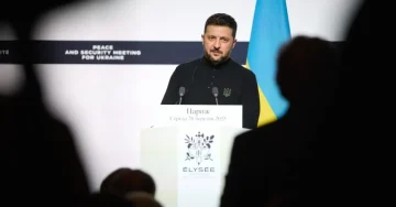 ЗЕЛЕНСКИ ГО ОБВИНИ ИРАН: Со дронови и технологија уште од 2022 година ѝ помага на Русија во војната