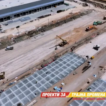 (ВИДЕО) Мицкоски: Инфраструктурен зафат во индустриската зона во Куманово за привлекување нови инвестиции и развој на локалната економија