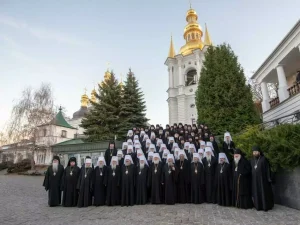 Украина бара митрополитот Онуфриј јавно да се откаже од членството во Синодот на Руската црква