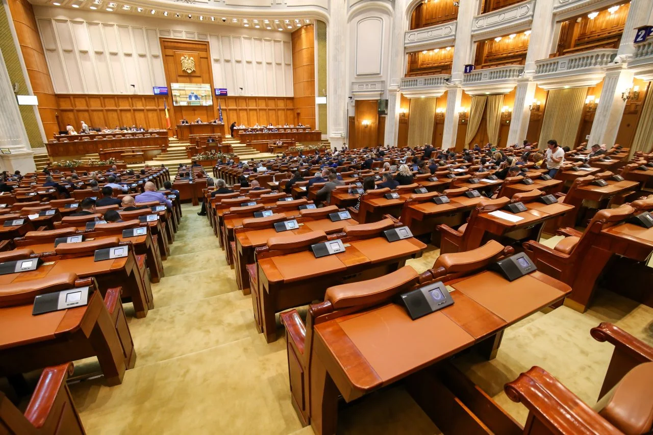 Падна владата во Романија: парламентот изгласа недоверба
