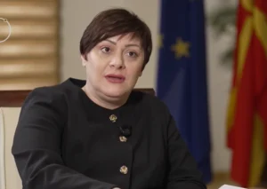 Димитриеска-Кочоска: Работниците и работодавачите треба да го водат дијалогот и да се договорат за минималната плата