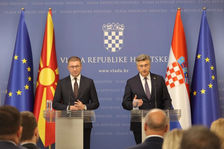 Хрватскиот премиер Андреј Пленковиќ утре во посета на Македонија