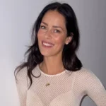 (Фото) Ана Ивановиќ позираше без шминка и босонога и покажа каков педикир избира оваа пролет