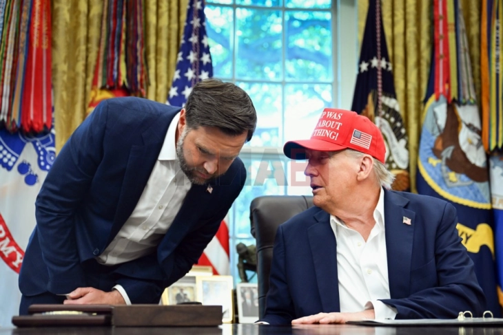 Трката за наследник на Трамп во 2028 година се вжештува, а еден републиканец има огромна предност