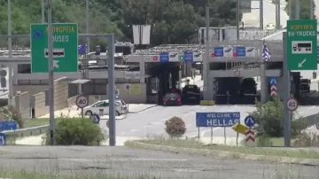 Мотоциклист од Скопје се судри со автомобили на граница со Грција