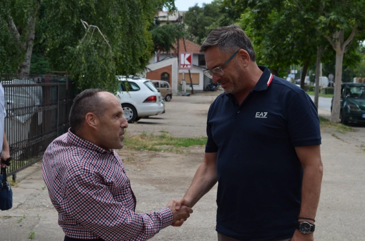 Заменик министерот за економија и труд Ристески во посета на Центарот за вработување во Виница