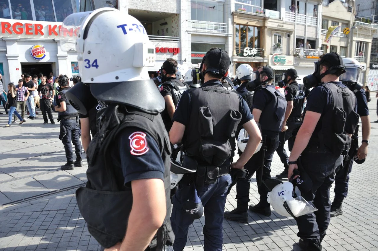 Уапсени 10 лица по нападот во Истанбул, еден поврзан со ИСИЛ