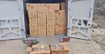 (ВИДЕО) РЕКОРДНА ЗАПЛЕНА НА МВР: Пронајдени 25 тони пиротехнички средства, уапсен полицаец и уште едно лице