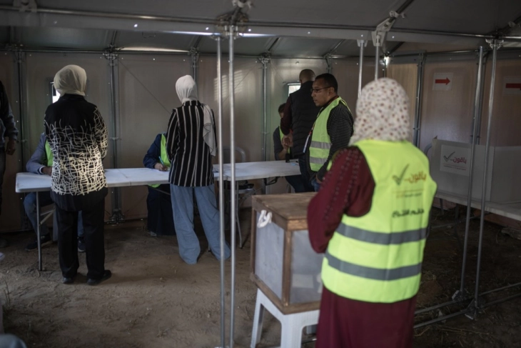 Палестинците гласаат на локални избори