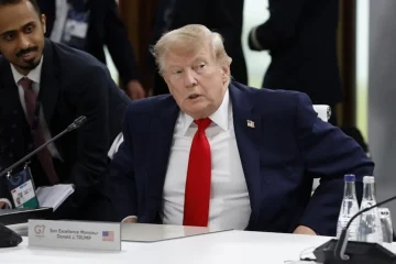ТРАМП ГИ ОДЛАГА НАПАДИТЕ ВРЗ ИРАН: Најмалку седумпати се заканил со удари, па се повлекол