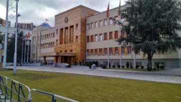 Комисијата расправа за проблемите во примената на Законот за македонскиот јазик