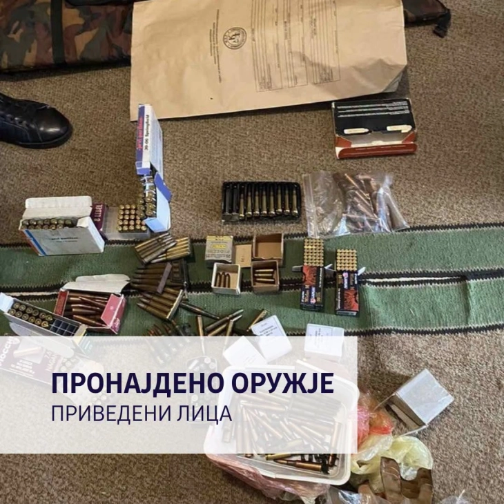 Претреси во Демирхисарско, пронајдено оружје, приведени четири лица