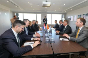 (Видео) Макрон го откри името на новиот носач на авиони: France Libre (Слободна Франција)