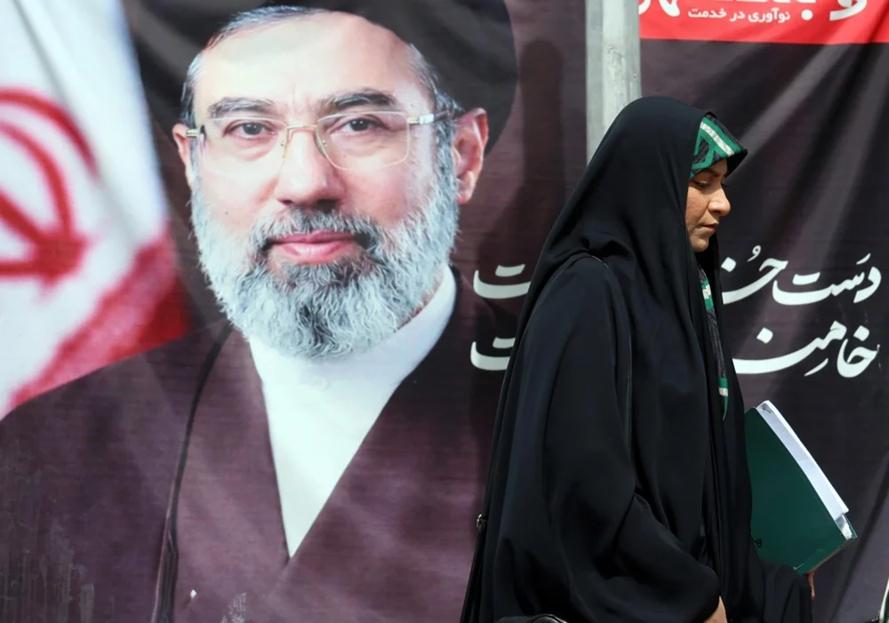 Врховниот лидер на Иран тешко повреден во напад, потребна му е пластична операција, објави „Телеграф“