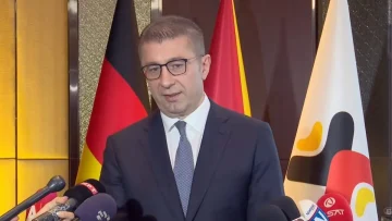 Мицкоски до Софија: Добрососедството е двонасочна улица, нема да се поместиме ниту милиметар