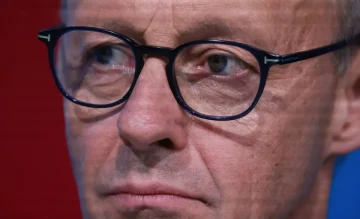 МОЌТА СТАНУВА ПОВАЖНА ОД ПРАВОТО: Стариот поредок се распаѓа, Германија чекореше по тој пат и го вовлече светот во црна бездна“, Мерц од Давос