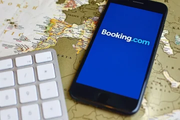 ЕУ го истражува Booking: Лажни апартмани, кражба на податоци и скриени реклами