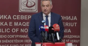 Полицаец четири пати за година и пол менувал матичен лекар за да му издава боледување, вели Клековски