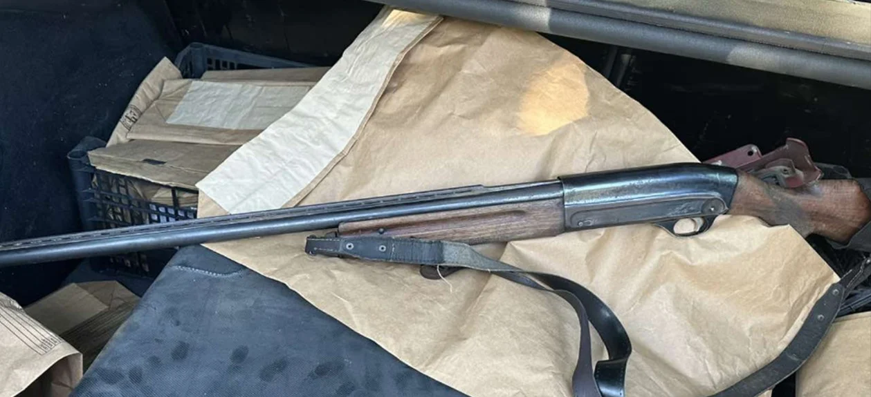 Претрес во Демир Хисар, пронајдено оружје, уапсен 33-годишник