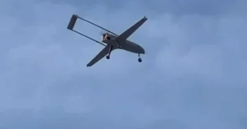 ПАТНИЧКИ ВОЗ ПОГОДЕН СО ДРОН ВО ХАРКОВ: Двајца повредени во руски напад, објави Киев