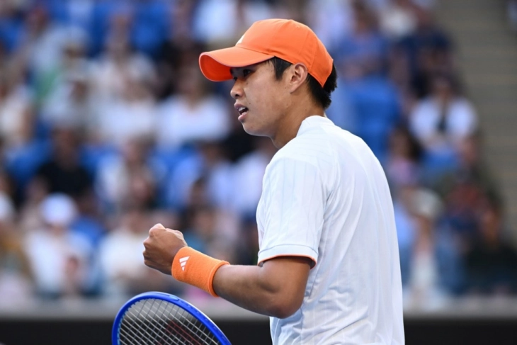 АО: Тиен  го совлада Медведев за прво грен слем четвртфинале