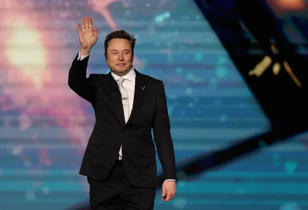 SpaceX излегува на берза со рекордна проценета вредност