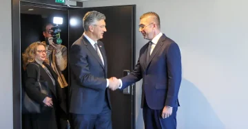 Мицкоски во Брисел: Средба со Пленковиќ за европските предизвици и регионалната соработка