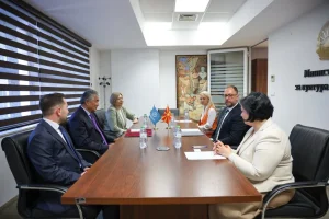 Од сефот во банка и украле пари и часовник: ограбена скопјанка