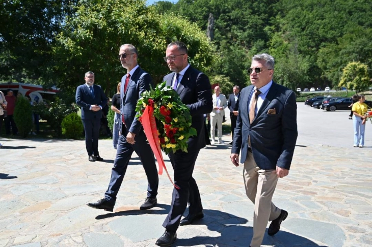 Тошковски на Илинден од Пелинце: Да ја чуваме слободата, да ја јакнеме државата и да ги негуваме вредностите што ни ги оставија илинденците и асномците