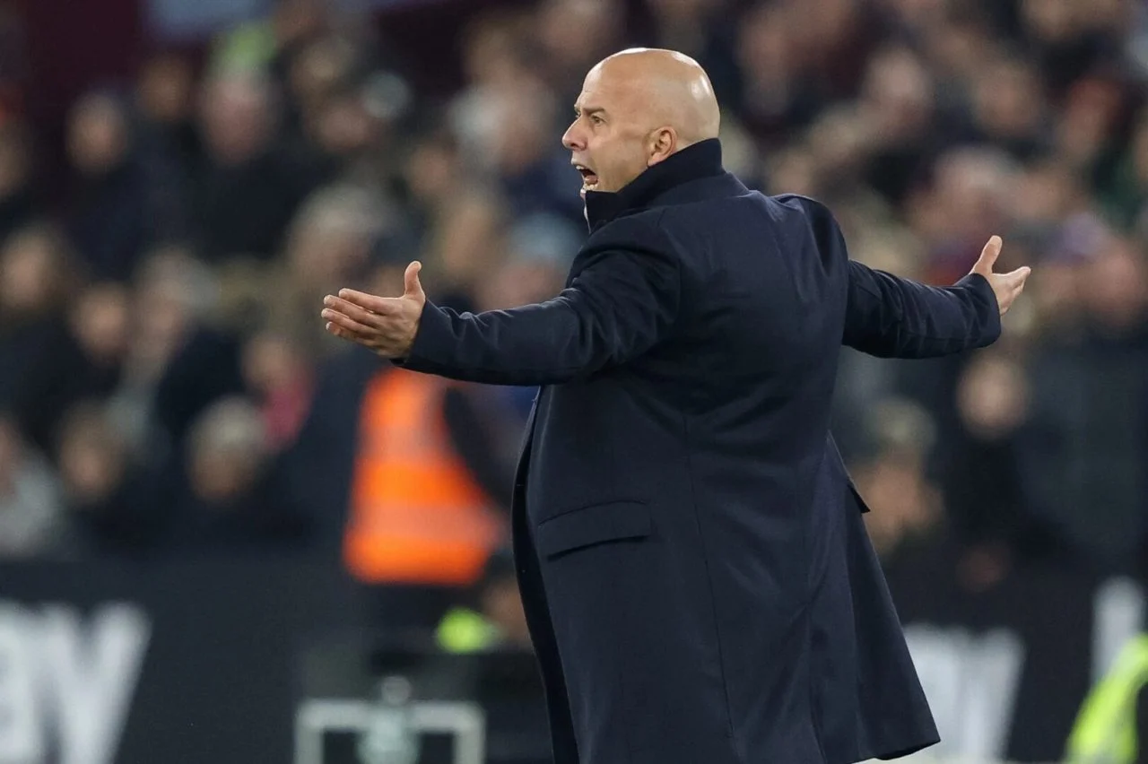 Слот потврди дека Вудман ќе брани против Кристал Палас