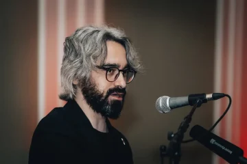 Реакција на МКД.мк и Маркет вижн: Апасиев не знае да ги чита резултатите од анкетите