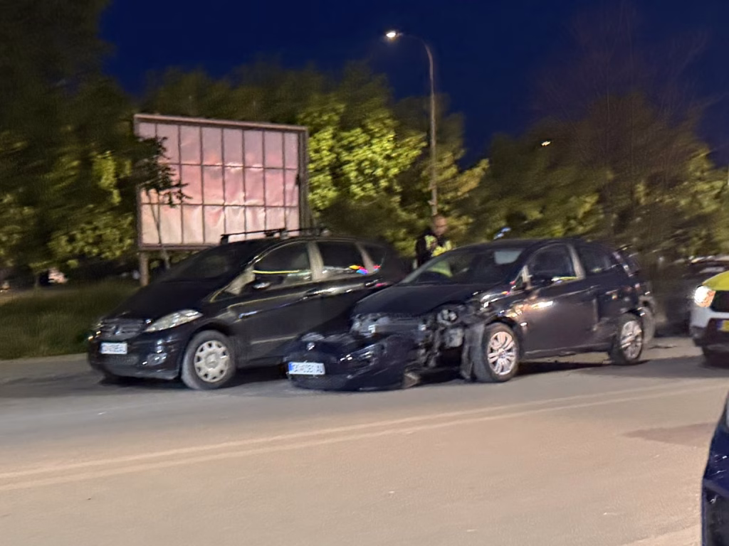 ФОТО Сообраќајна несреќа кај „Џевахир Мол“ во Аеродром: Верижен судир на повеќе возила