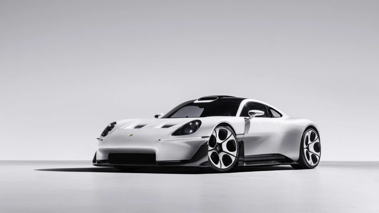 Porsche Mission S: суштината на спортскиот автомобил повторно интерпретирана