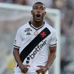 Борнмут плати 30 милиони фунти за замена на Семењо