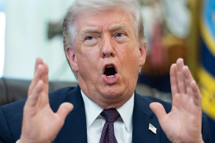 Трамп со нова закана до Иран: Отворете ја проклетата теснина, луди гадови, или ќе доживеете пекол