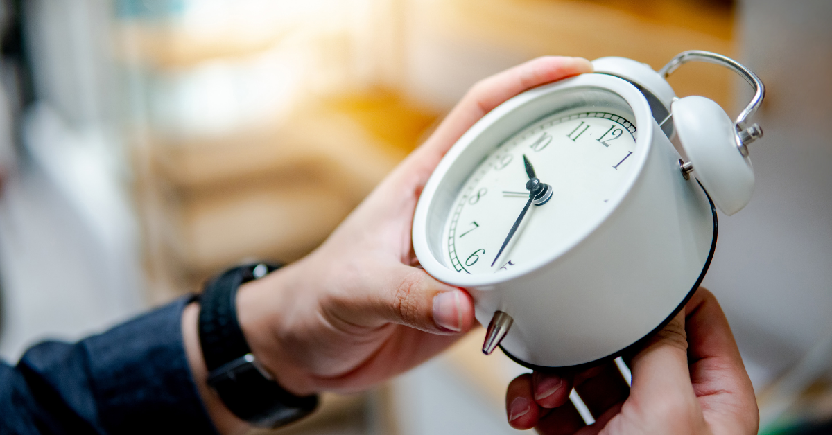 Летното сметање на времето почнува в недела, но дилемата останува: има ли Европа уште причина двапати годишно да го поместува часовникот?