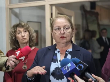 ПО НЕРЕГУЛАРНОСТИТЕ НА ФИЛОЗОФСКИ: Многу бргу ќе слушнеме уште една, многу покрупна неправилност, најави Јаневска