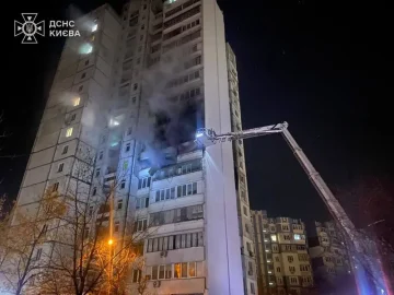 (ВИДЕО) КИЕВ ВО ПЛАМЕН: Русија изврши нов масовен напад врз Украина, има загинати и повредени