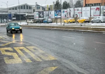 СНЕГОТ СОЗДАДЕ ПРОБЛЕМИ ВО СООБРАЌАЈОТ: Ова се критичните точки низ градот