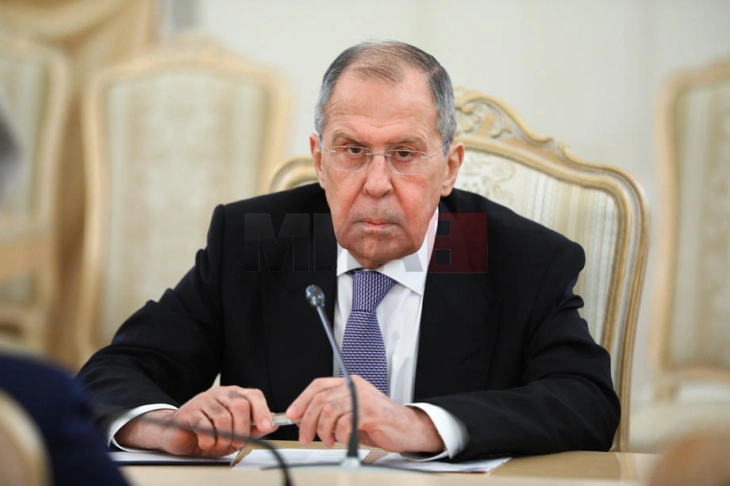 Лавров: Русија ќе продолжи со масовни удари врз воени цели во Украина