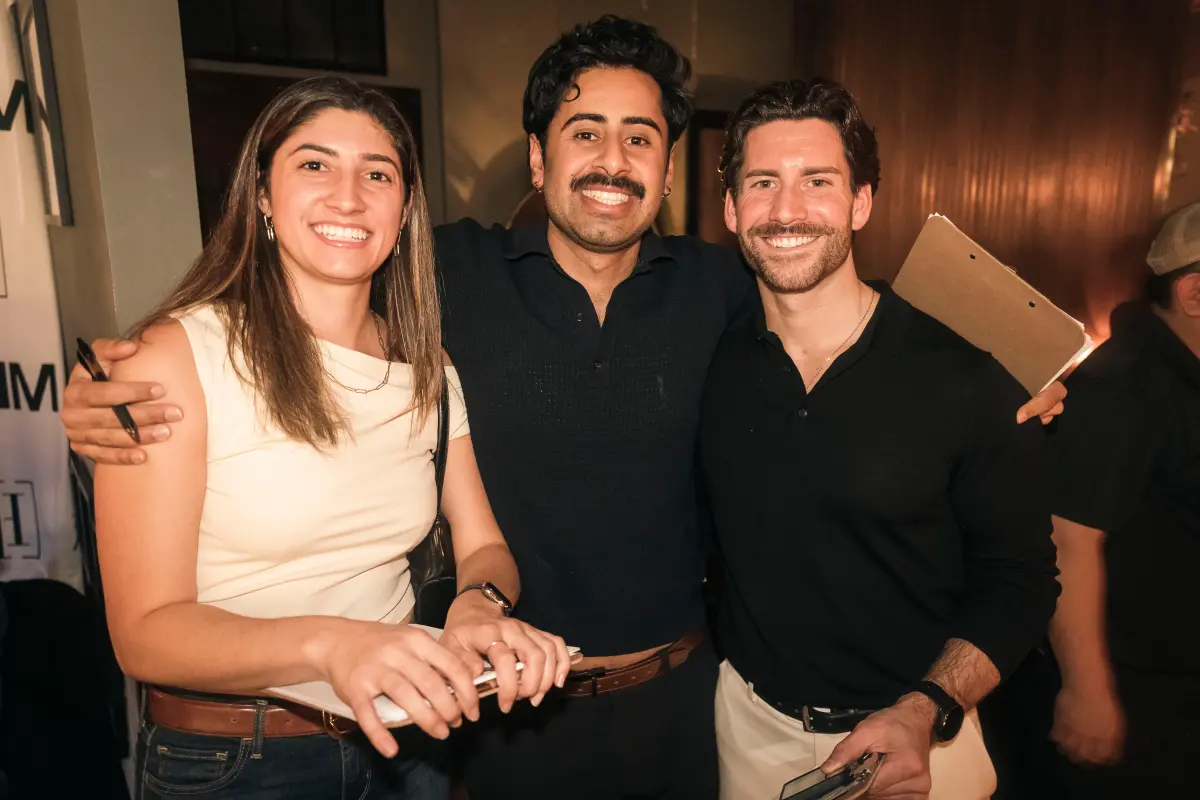 Нов тренд за запознавање средна душа: Самци во Њујорк се запознаваат во целосен мрак – директно инспирирано од „Love is Blind“