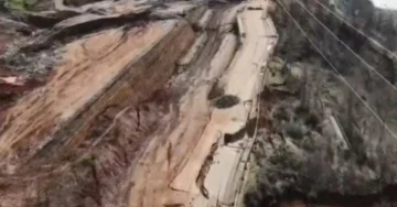 Големо свлечиште во Албанија ја парализира транзитната рута кон Македонија – камиони заглавени на Ќафасан