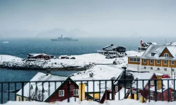 СПОРОТ ЗА ГРЕНЛАНД СЕ ЗАОСТРУВА: Политичка и безбедносна криза меѓу САД и Европа пред Давос