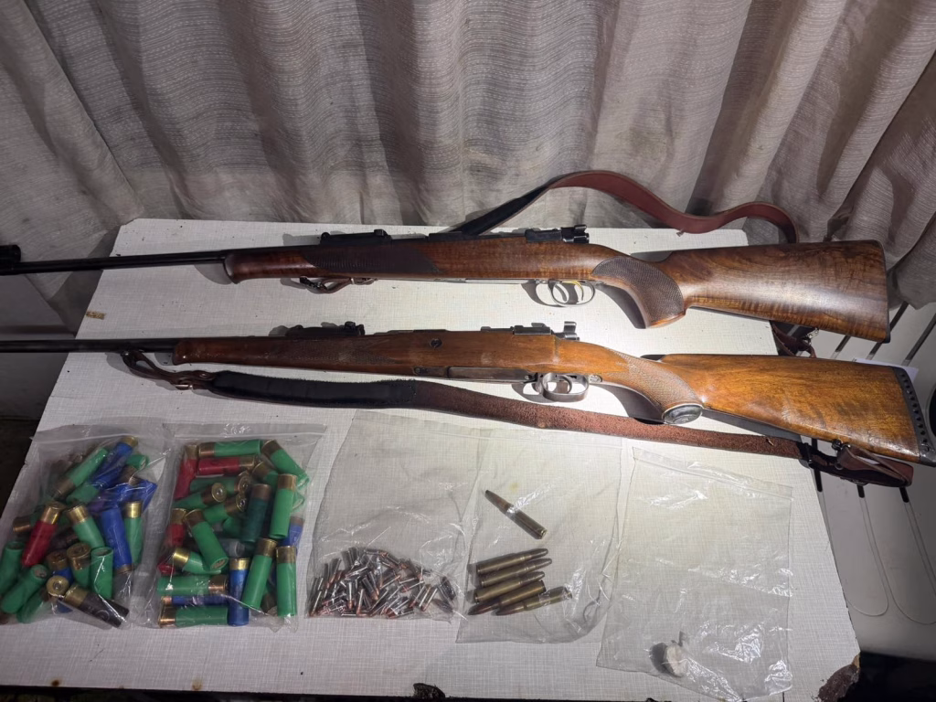 Претрес во Скопје: Пронајдено оружје и муниција, приведено едно лице!