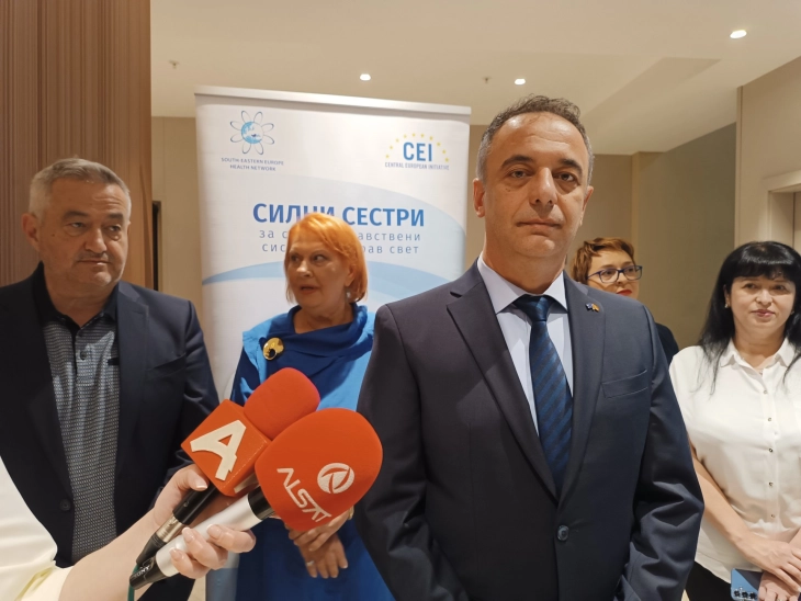 Алиу најави поддршка за медицинските сестри и акушерки